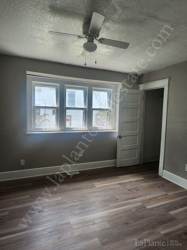 Building Photo - 211 Rockingham St.