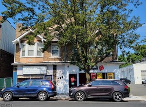 Building Photo - 551 Franklin Ave