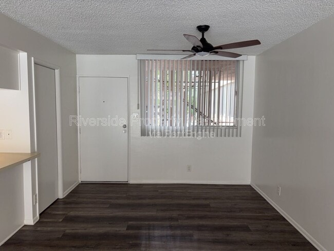 Building Photo - 6979 Palm Ct