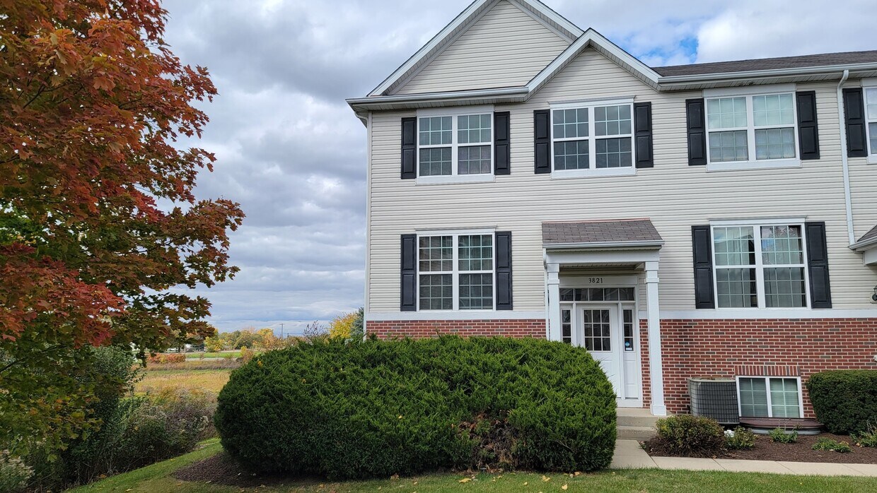 3821 Bailey Rd, Yorkville, IL 60560 Townhome Rentals in Yorkville IL