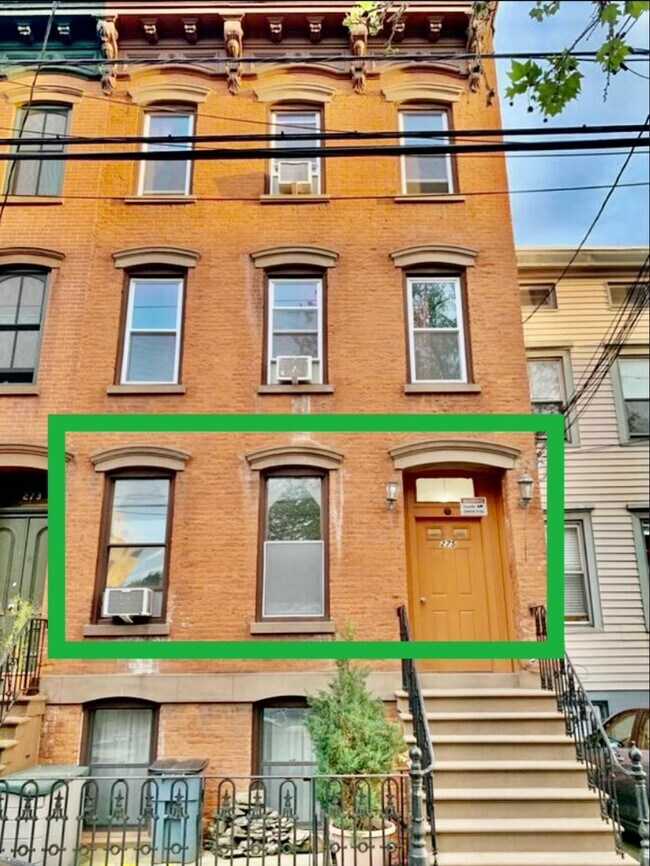 Building Photo - 275 7th St