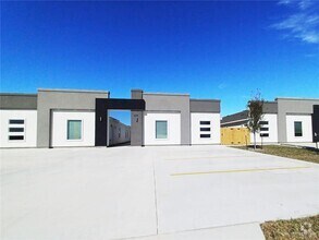 Building Photo - 3400 Ventura Ave