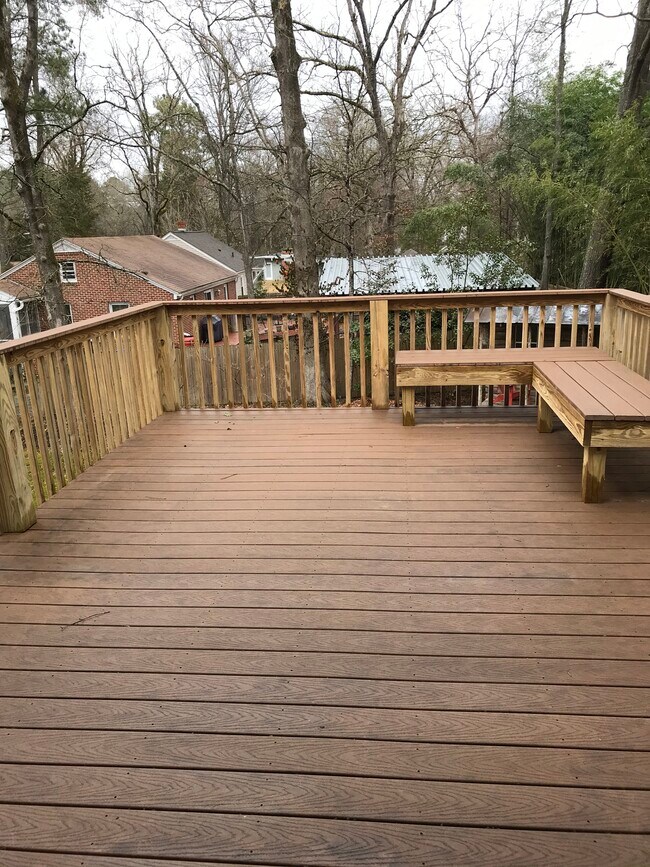 Deck - 304 Lindsay St