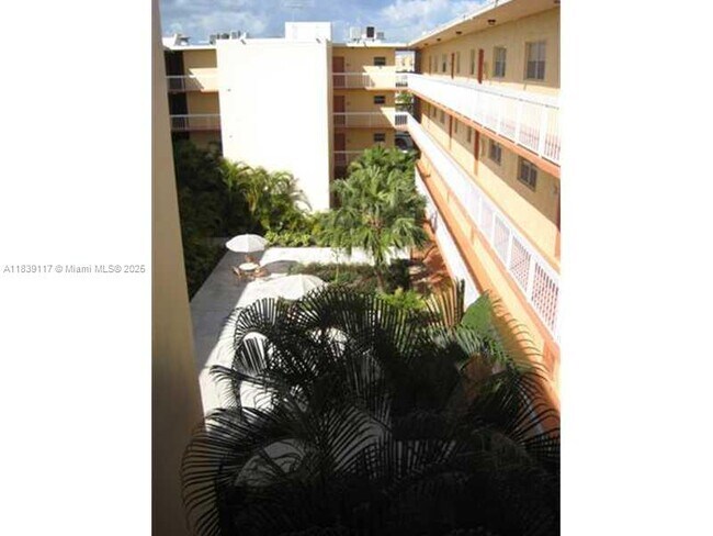 Foto del edificio - 7865 Camino Real