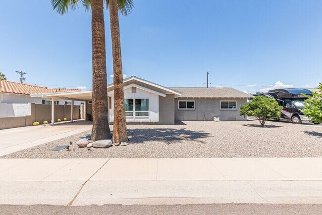 Foto del edificio - Prime Scottsdale Location with 5 Bedrooms!