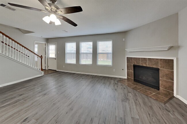 Building Photo - 9829 Hyacinth Way