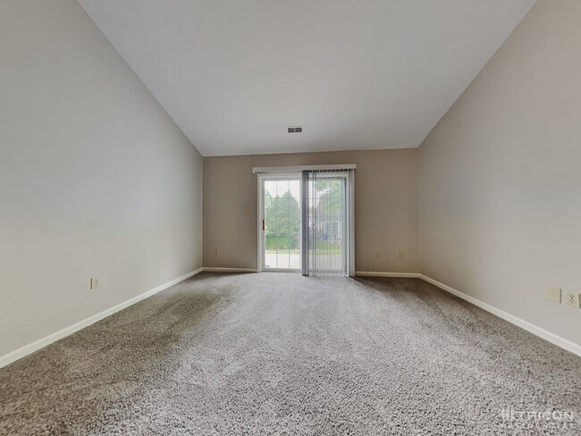 Foto del edificio - 15037 Oak Rd