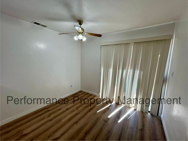 Building Photo - 1001 Nimrod Ct