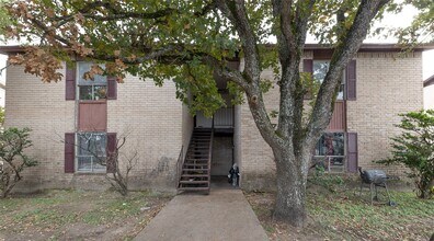 Building Photo - 2708 Evergreen Cir