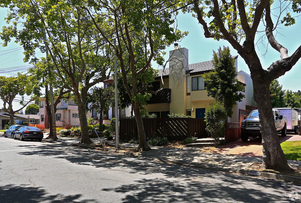 Foto del edificio - 511 Highland Ave