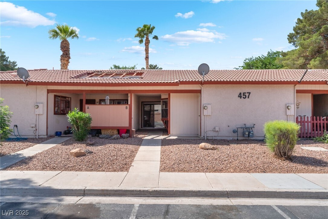 Foto principal - 457 N Lamb Blvd