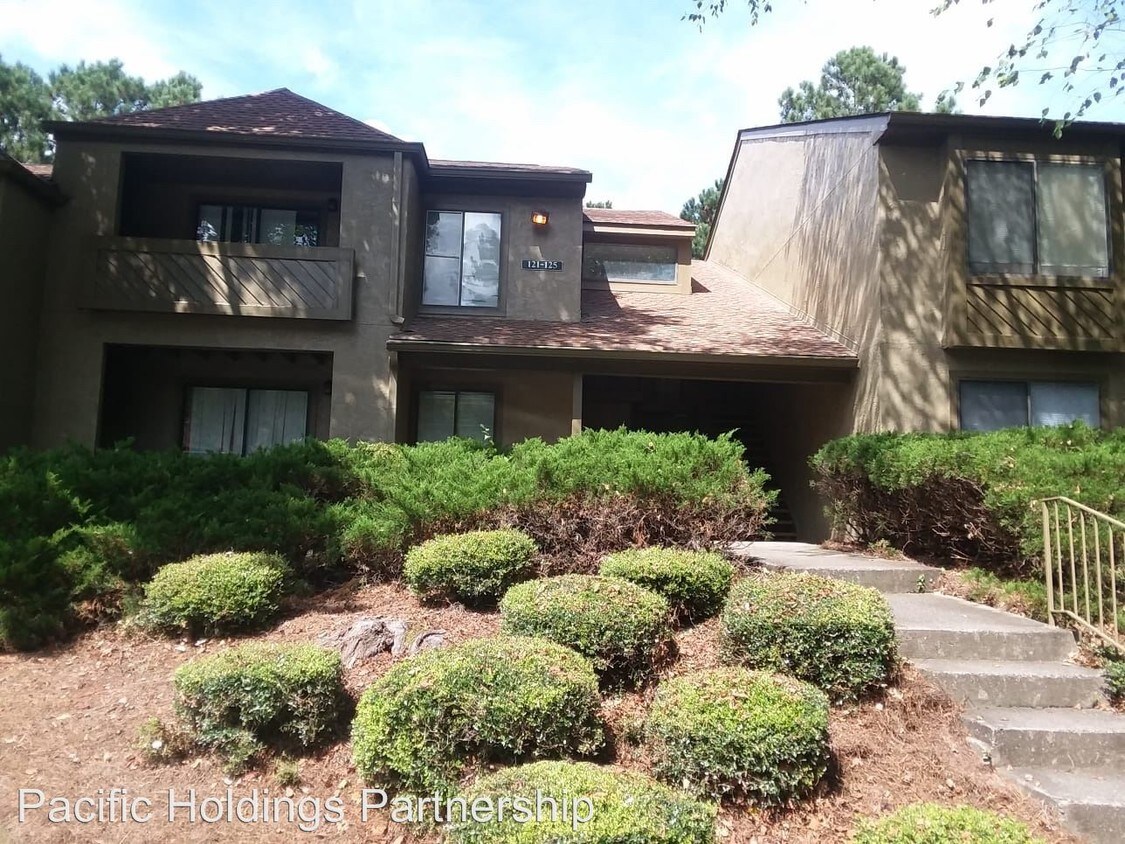 Primary Photo - 3 br, 2 bath House - 121 Season Parkway