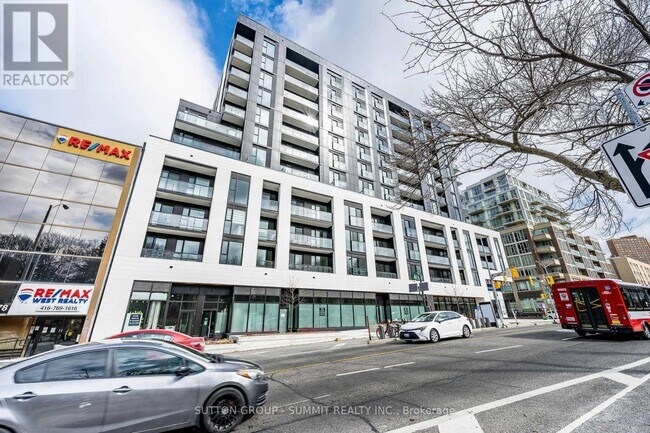 Photo du bâtiment - 1660 Bloor St W