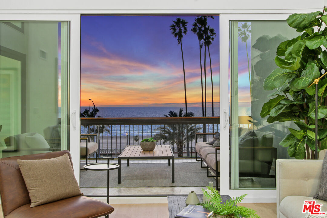 Primary Photo - 1025 Ocean Ave