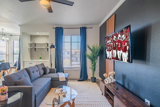 Foto del edificio - 7455 N 95th Ave