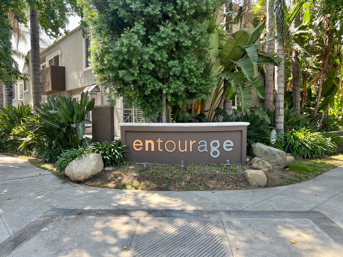 355 N Maple St Unit 208, Burbank, CA 91505 Condo for Rent in Burbank