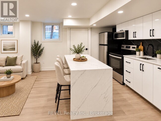 Building Photo - 8008 Blue Ash Ln
