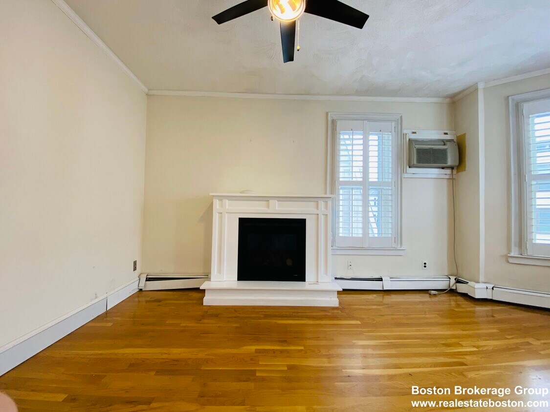 Primary Photo - 52 P St
