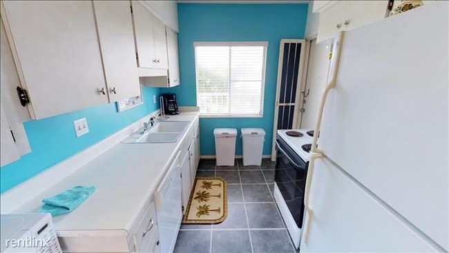 Building Photo - 2 br, 2 bath Condo - 4825 Gulf of Mexico Dr