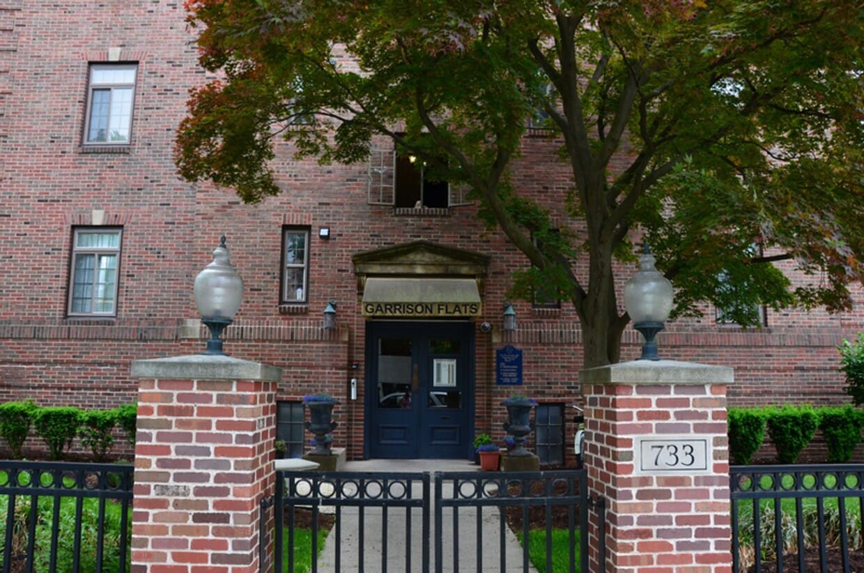 Primary Photo - Garrison Flats
