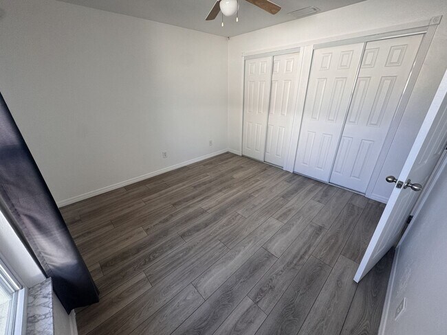 Foto del edificio - Beautiful 3 Bedroom Priced to Rent