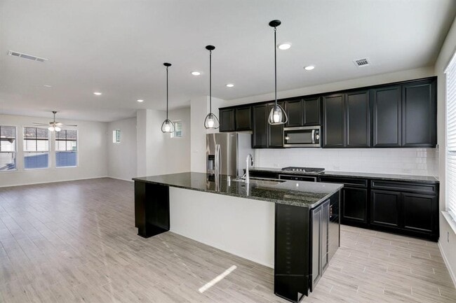 Building Photo - 3144 Founders Rock Dr