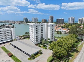 Building Photo - 250 Park Shore Dr