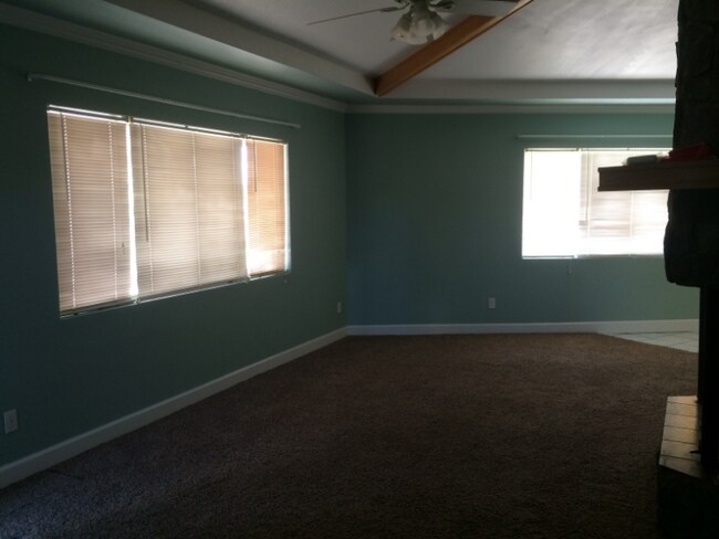 Building Photo - 803 Navajo Ln