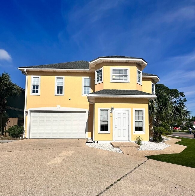 Building Photo - Custom 3B/3B plus bonus rooms steps from t...