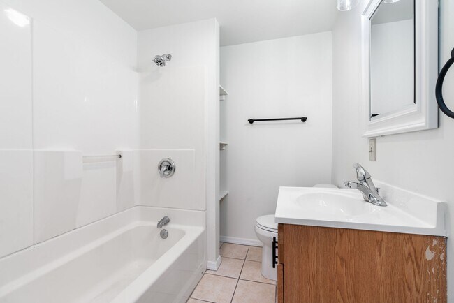 Foto del edificio - Beautiful 3 Bedroom home in South side ava...