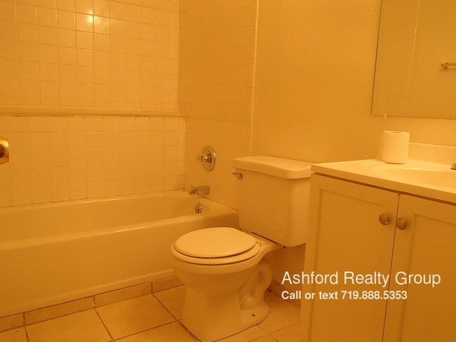 Building Photo - 349 Gahart Dr
