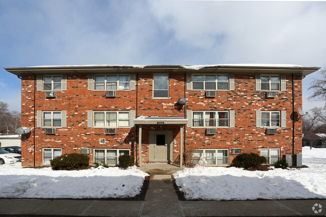 Building Photo - Eagleton Apartments