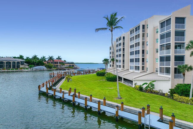 Foto del edificio - 897 Collier Ct