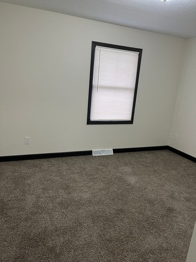 Building Photo - 476-478 S Kaser Dr