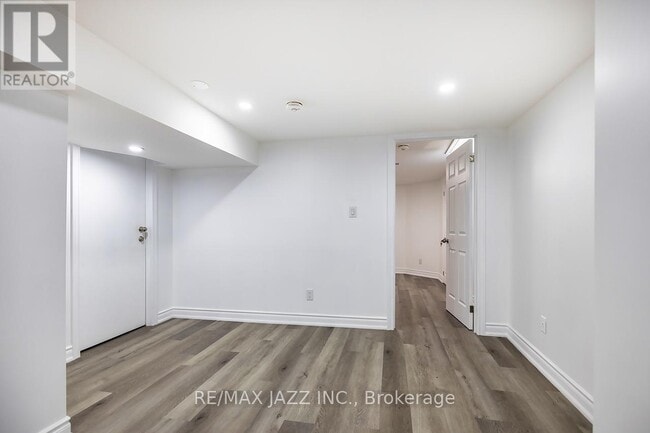 Building Photo - 2003 Cedarwood Ct