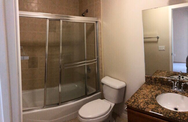 Foto del edificio - 1052 E 6th St