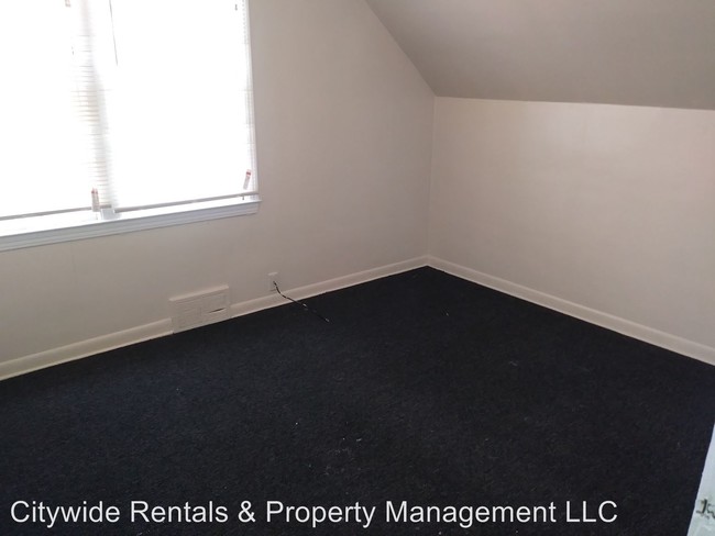 Building Photo - 5419 N 57th St