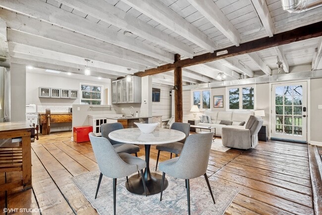 Foto del edificio - 2404 Ridge Ave