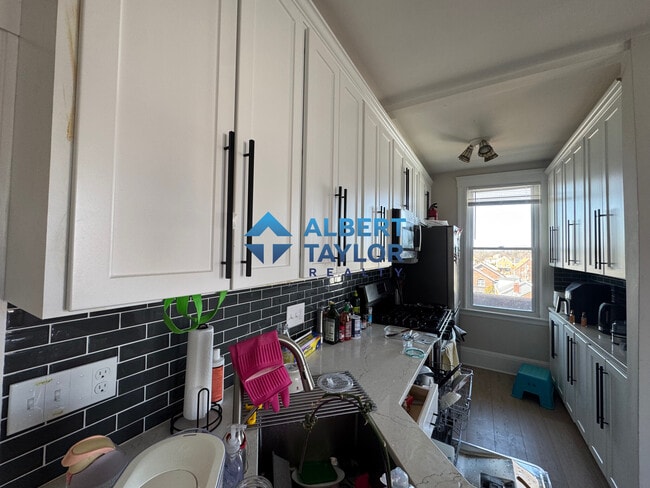 Kitchen - 33 Shannon St