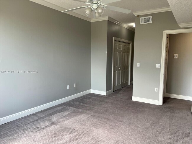 Foto del edificio - 6928 SW 39th St