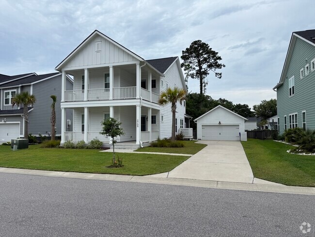 Building Photo - 2709 McFadden Way