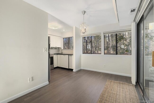 Building Photo - 157 Stonemeadow Dr