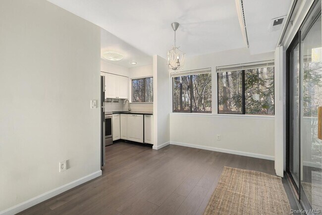 Foto del edificio - 157 Stonemeadow Dr