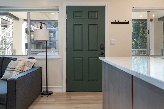 Foto del edificio - 940 Waters Ave