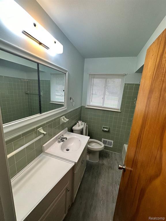 Foto del edificio - 8553 N Hubbard St