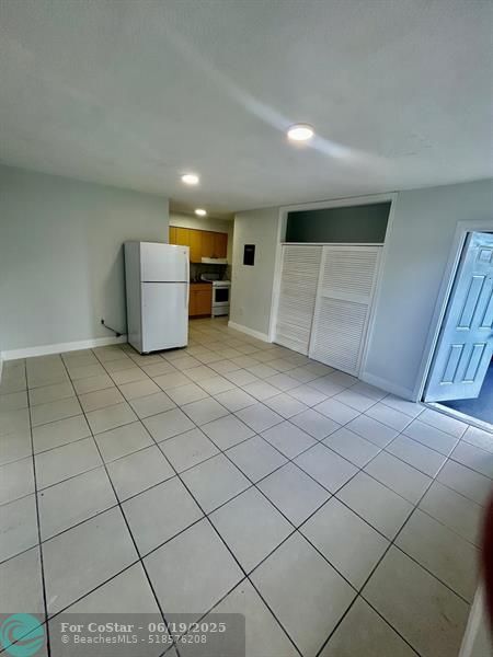 Building Photo - 7311 Venetian St