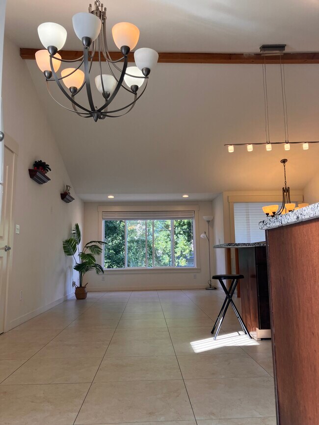 Enorme sala de estar - 3412 177th Pl SW