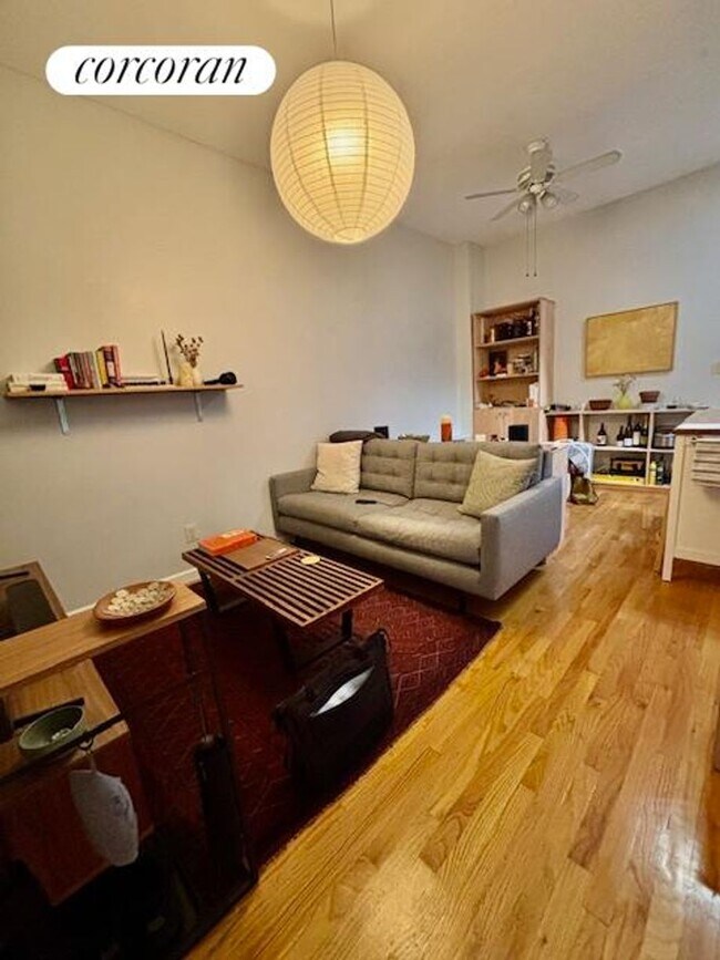 Foto del edificio - 341A 21st St