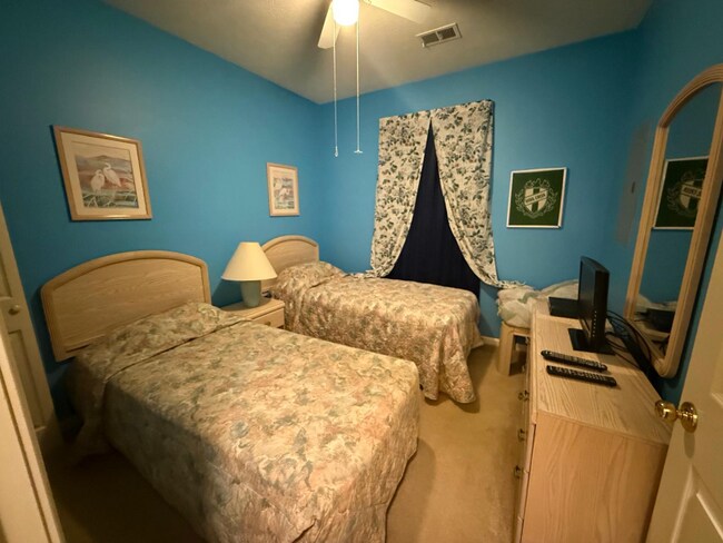 Foto del edificio - 472 River Oaks Dr
