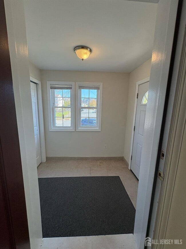 Entrance - 33 Hermann St